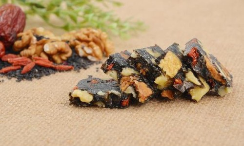 狗狗脸上长疙瘩出血怎么办-狗狗脸上长疙瘩出血网 - 狗狗脸上有疙瘩是怎么回事,狗狗脸上起了一个痘
